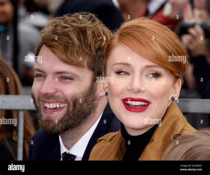 Bryce Dallas Howard And Seth Gabel
