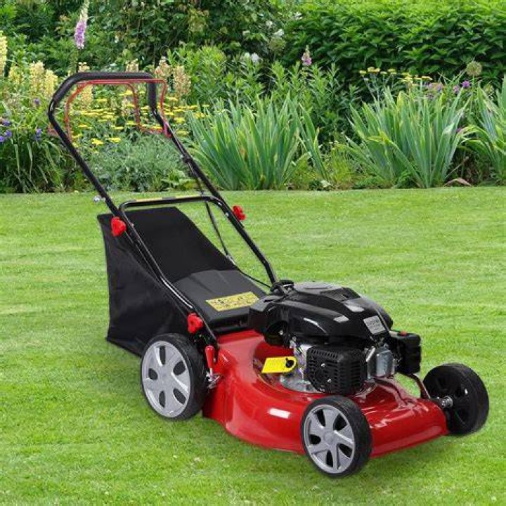 Discover The Ultimate Self-Propelled Lawn Mower For Conquering Hills