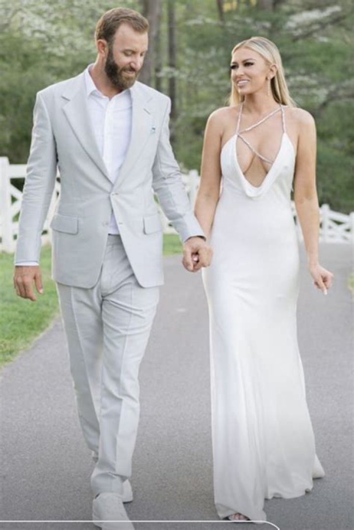 Dive Into The Enigma Of Paulina Gretzky's Height