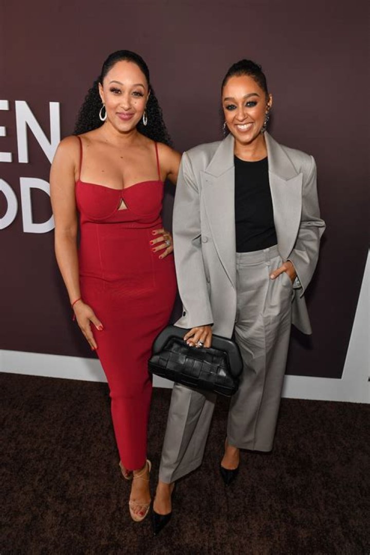 Essence Atkins' Connection To Tia And Tamera