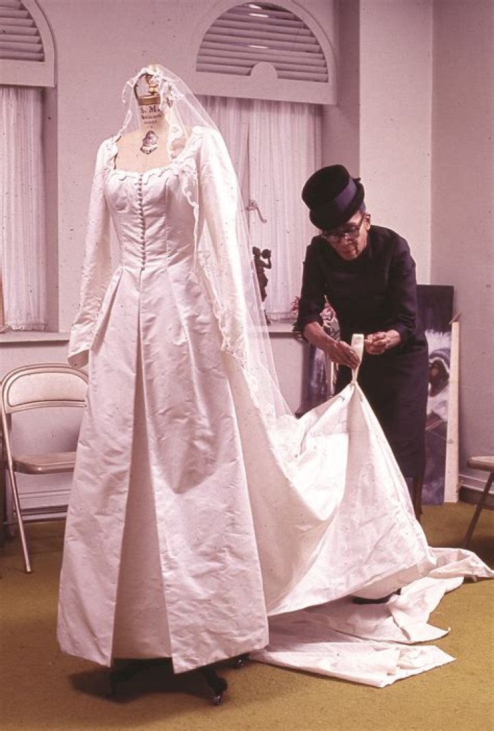 Unveiling Natalie Portman's Wedding Dress: A Timeless Masterpiece