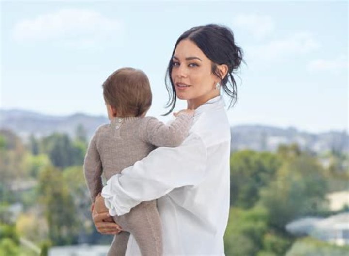Unveiling The Enigmatic World Of Vanessa Hudgens' Kisses