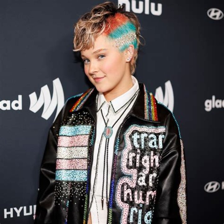 Unveiling The Secrets Of The Iconic "Jojo Siwa Haircut"
