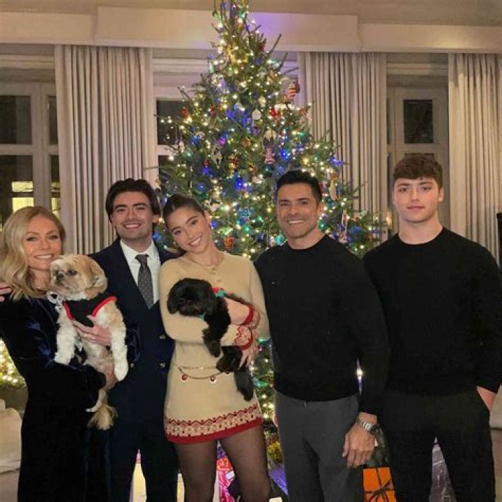 Unveiling The Towering Height Of Michael Consuelos